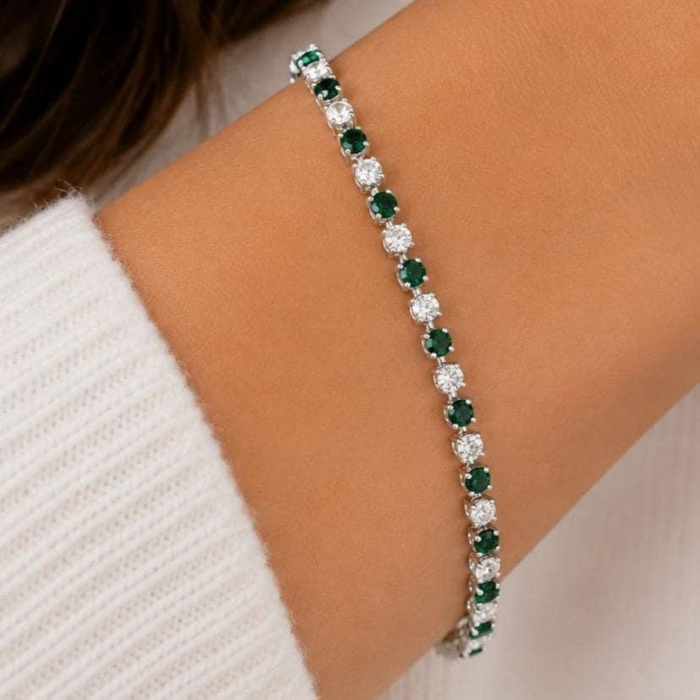 Vintage Emerald Green Tennis Bracelet Made with Swarovski Crystal 7.25 Inch
